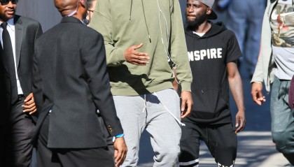 开云-网友：我从未@KD却老被他回复 他需要帮助 KD：我好得很兄弟😁