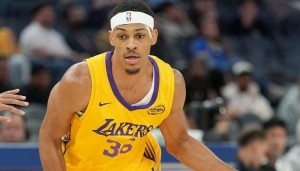 开云体育官网-广东名宿拼了！贝兹利得8分11板3助 正负值+16全场最高&amp;抢5个前板