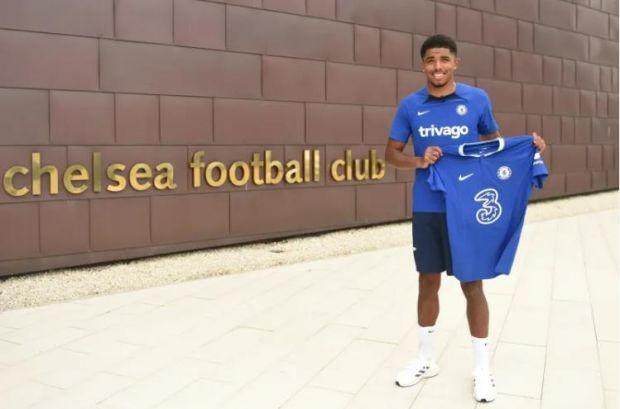 1662048902655093194.jpg fufana.jpg